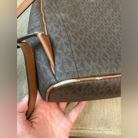 Michael kors kenly monogram brown leather backpack - Picture 9 of 10